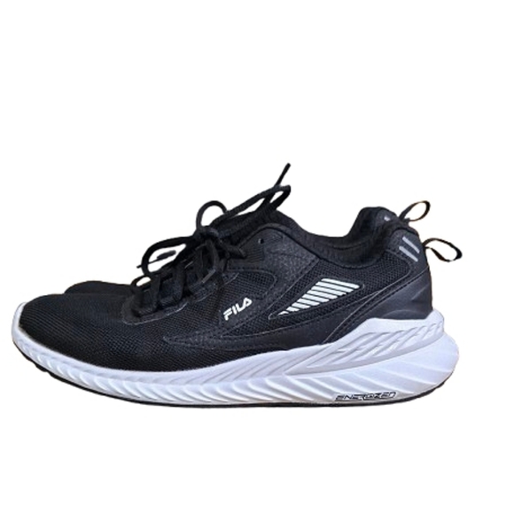 Fila Shoes - FILA Black and White Women's Sneakers. Sz 8